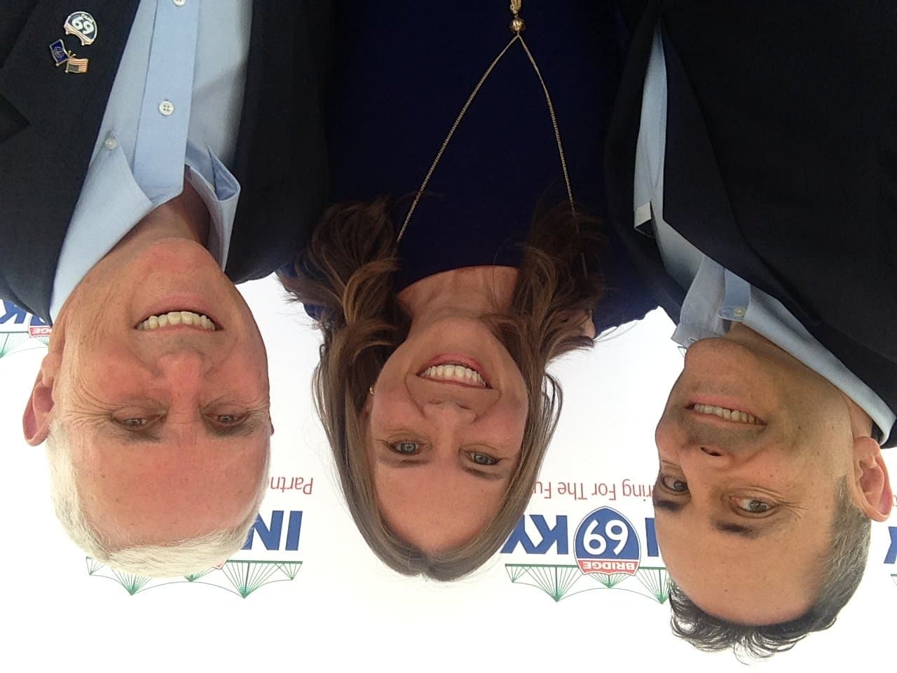 Group photo at I-69 Ohio River Bridge event